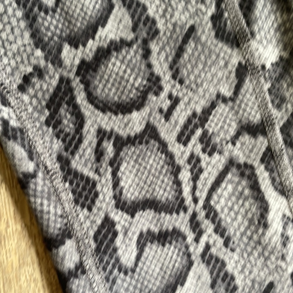 Avia snake print workout tights size small - Picture 2 of 10